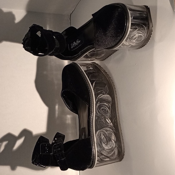 .,Dolls Kill - Dolly Bae black velvet platforms Platform is 3in high Black Rose - Picture 4 of 5